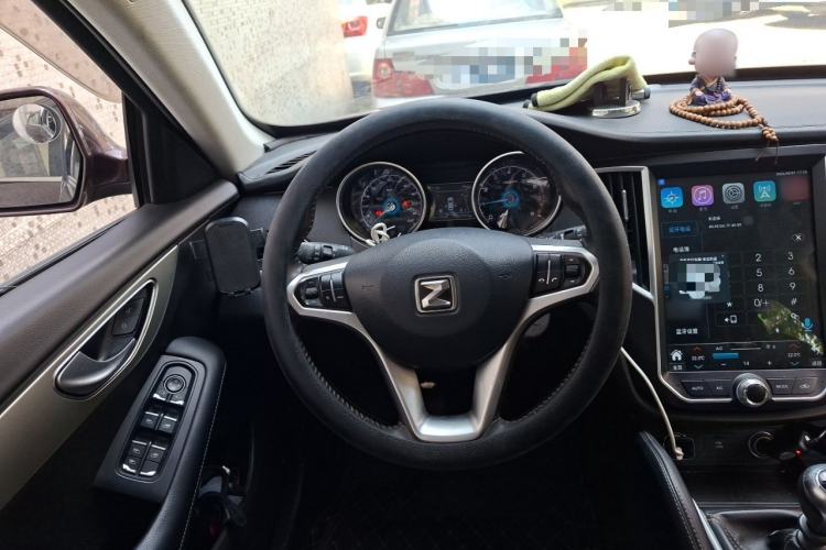 Used Zotye SR7 2016 1.5T Manual Cube Road Edition China V Standard Steering Wheel