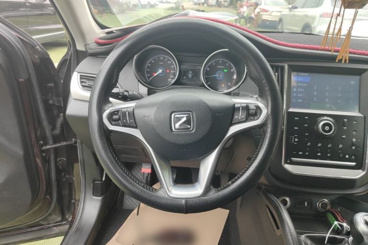 Used Zotye SR7 2016 1.5T Manual Cube Road Edition China V Standard Steering Wheel