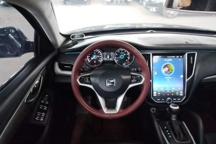 Used Zotye SR7 2016 1.5T CVT Cube Heart Edition China V Standard Steering Wheel