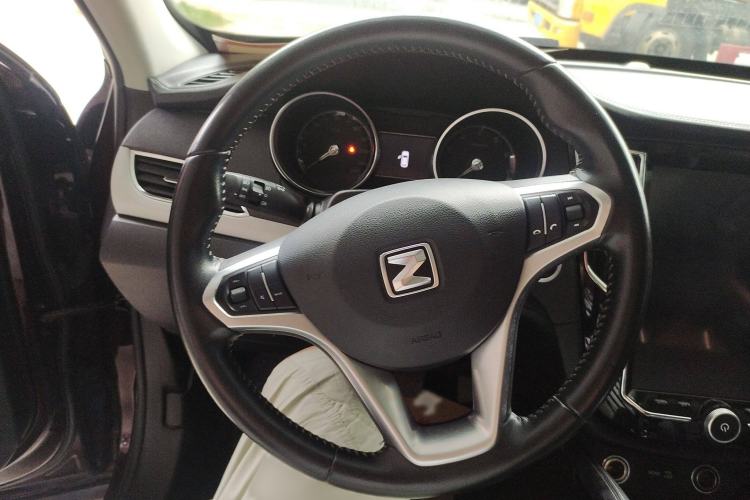 Used Zotye SR7 2016 1.5T Manual Cube Dream Edition China V Standard Steering Wheel