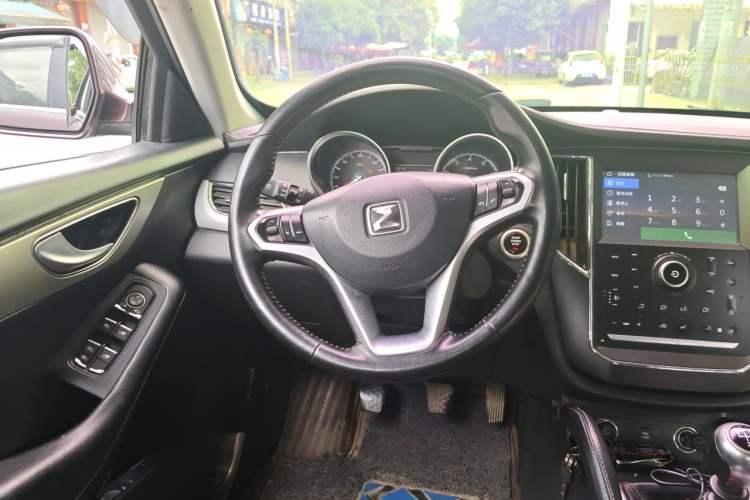 Used Zotye SR7 2016 1.5T Manual Cube Road Edition China V Standard Steering Wheel
