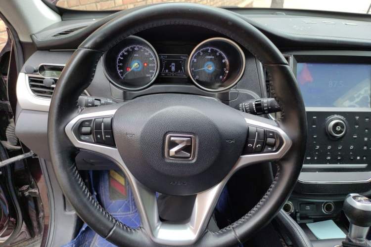 Used Zotye SR7 2016 1.5T CVT Cube Road Edition China V Standard Steering Wheel