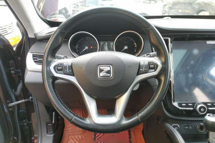 Used Zotye SR7 2016 1.5T CVT Cube Heart Edition China V Standard Steering Wheel