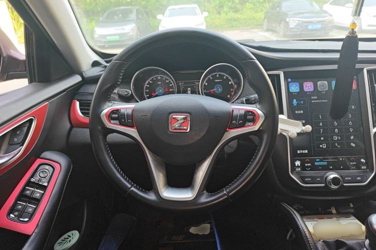 Used Zotye SR7 2016 1.5T Manual Cube Road Edition China V Standard Steering Wheel