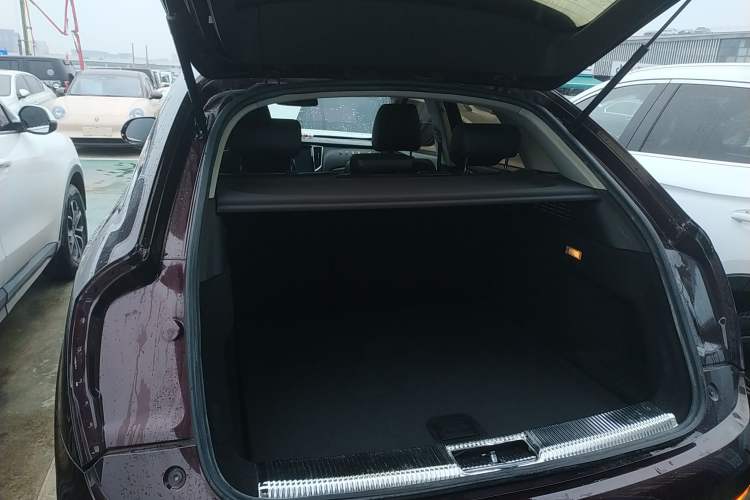 Used Zotye SR7 2016 1.5T Manual Cube Heart Edition China V Standard Trunk