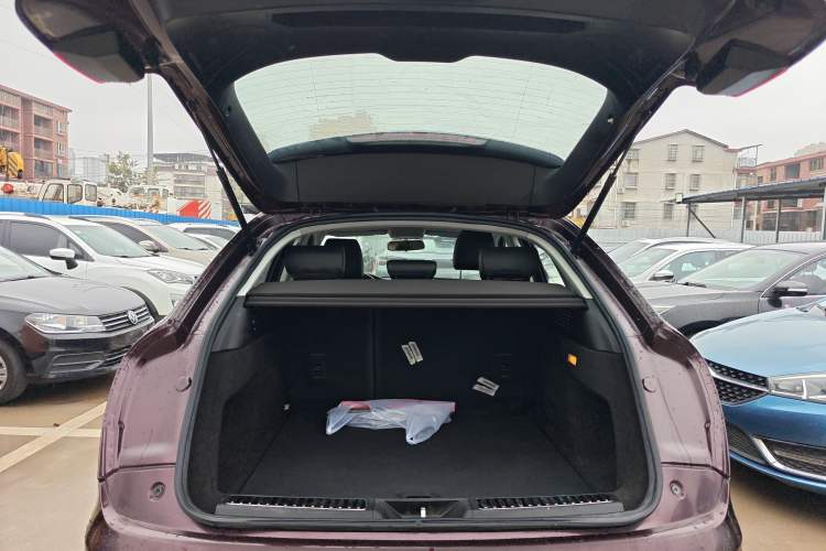 Used Zotye SR7 2016 1.5T CVT Cube Heart Edition China V Standard Trunk