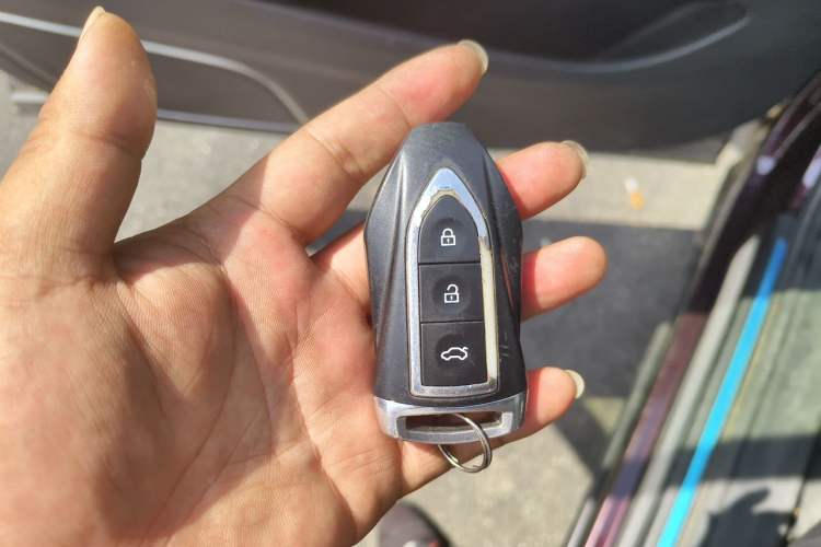 Used Zotye SR7 2016 1.5T Manual Cube Heart Edition China IV Standard Vehicle Key