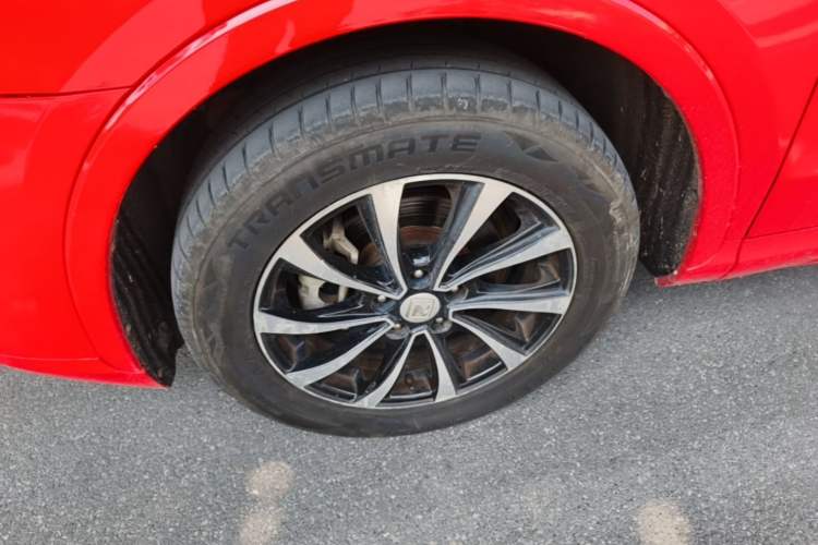 Used Zotye SR7 2016 1.5T Manual Cube Heart Edition China IV Standard Left Front Wheel Hub