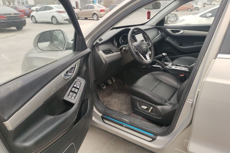Used Zotye SR7 2016 1.5T Manual Cube Heart Edition China V Standard Driver Seat