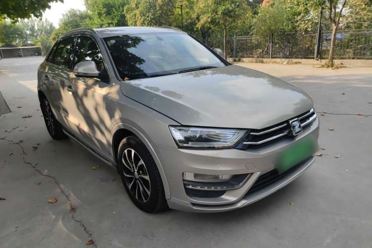 Used Zotye SR7 2016 1.5T Manual Cube Heart Edition China V Standard Front Right 45 Deg