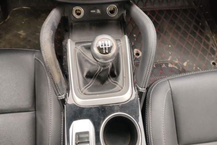 Used Zotye SR7 2016 1.5T Manual Cube Heart Edition China V Standard Gear Lever