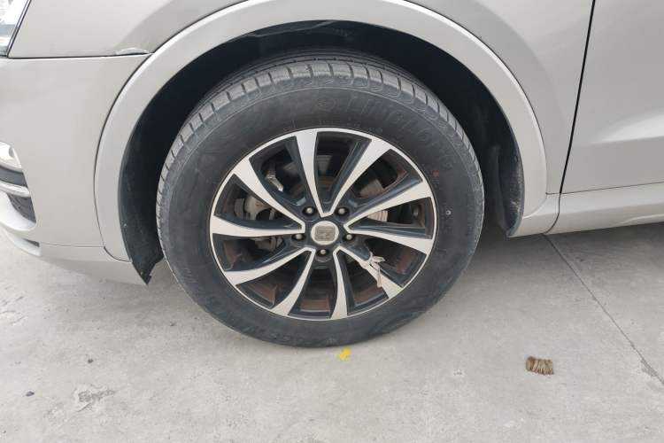 Used Zotye SR7 2016 1.5T Manual Cube Heart Edition China V Standard Left Front Wheel Hub