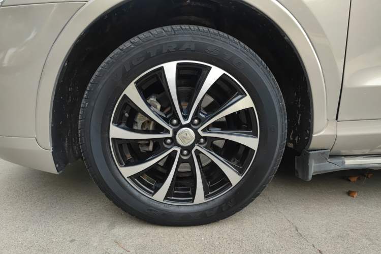 Used Zotye SR7 2016 1.5T Manual Cube Heart Edition China V Standard Left Front Wheel Hub