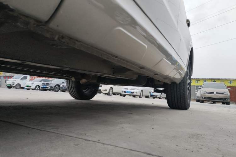 Used Zotye SR7 2016 1.5T Manual Cube Heart Edition China V Standard Left Side Sill