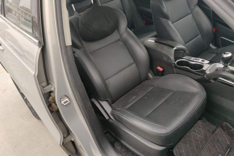 Used Zotye SR7 2016 1.5T Manual Cube Heart Edition China V Standard Right Front Seat