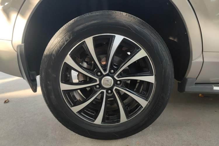 Used Zotye SR7 2016 1.5T Manual Cube Heart Edition China V Standard Right Rear Wheel Hub