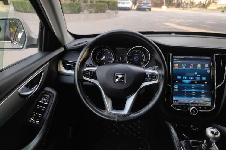 Used Zotye SR7 2016 1.5T Manual Cube Heart Edition China V Standard Steering Wheel