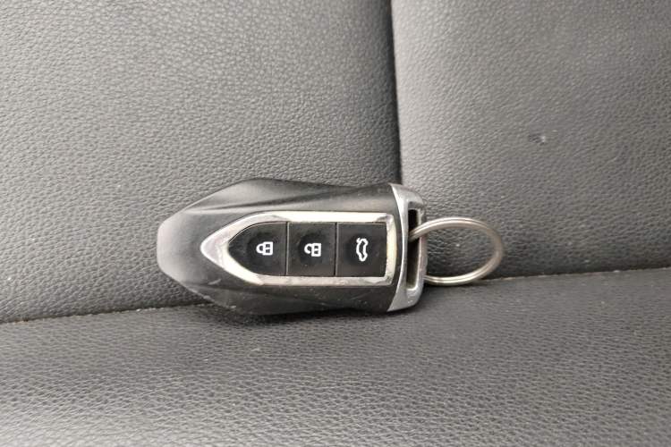 Used Zotye SR7 2016 1.5T Manual Cube Heart Edition China V Standard Vehicle Key