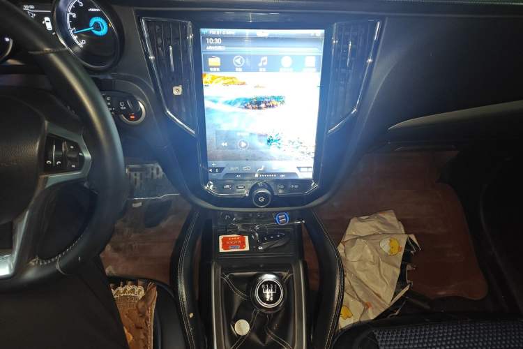 Used Zotye SR7 2016 1.5T Manual Cube Heart Edition China V Standard Audio And AC Panel