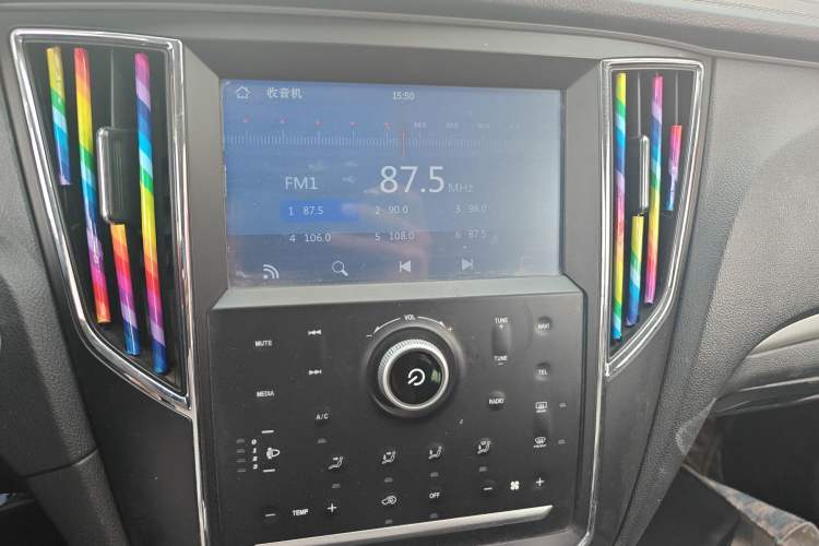 Used Zotye SR7 2016 1.5T CVT Cube Road Edition China V Standard Audio And AC Panel