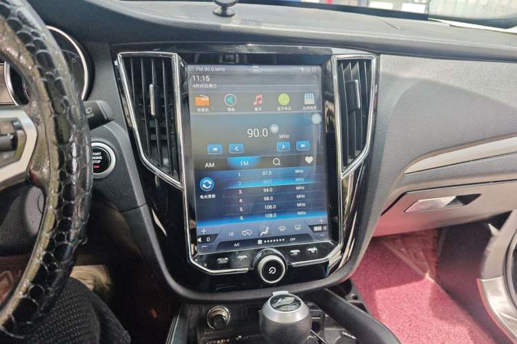 Used Zotye SR7 2016 1.5T CVT Cube Heart Edition China V Standard Audio And AC Panel
