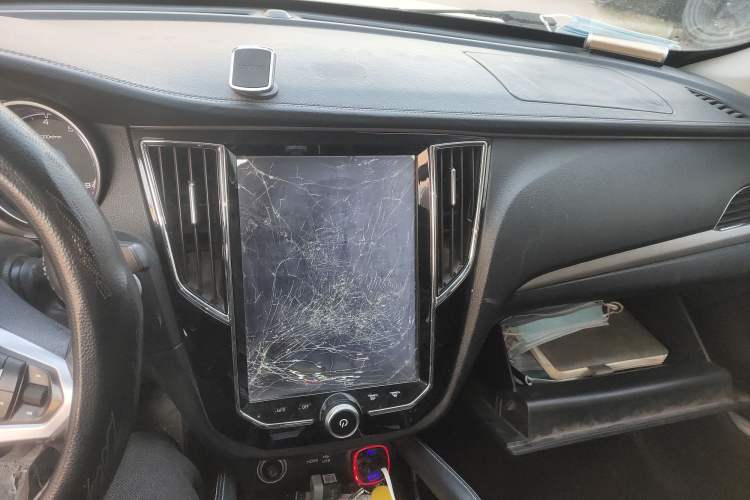 Used Zotye SR7 2016 1.5T Manual Cube Heart Edition China V Standard Audio And AC Panel