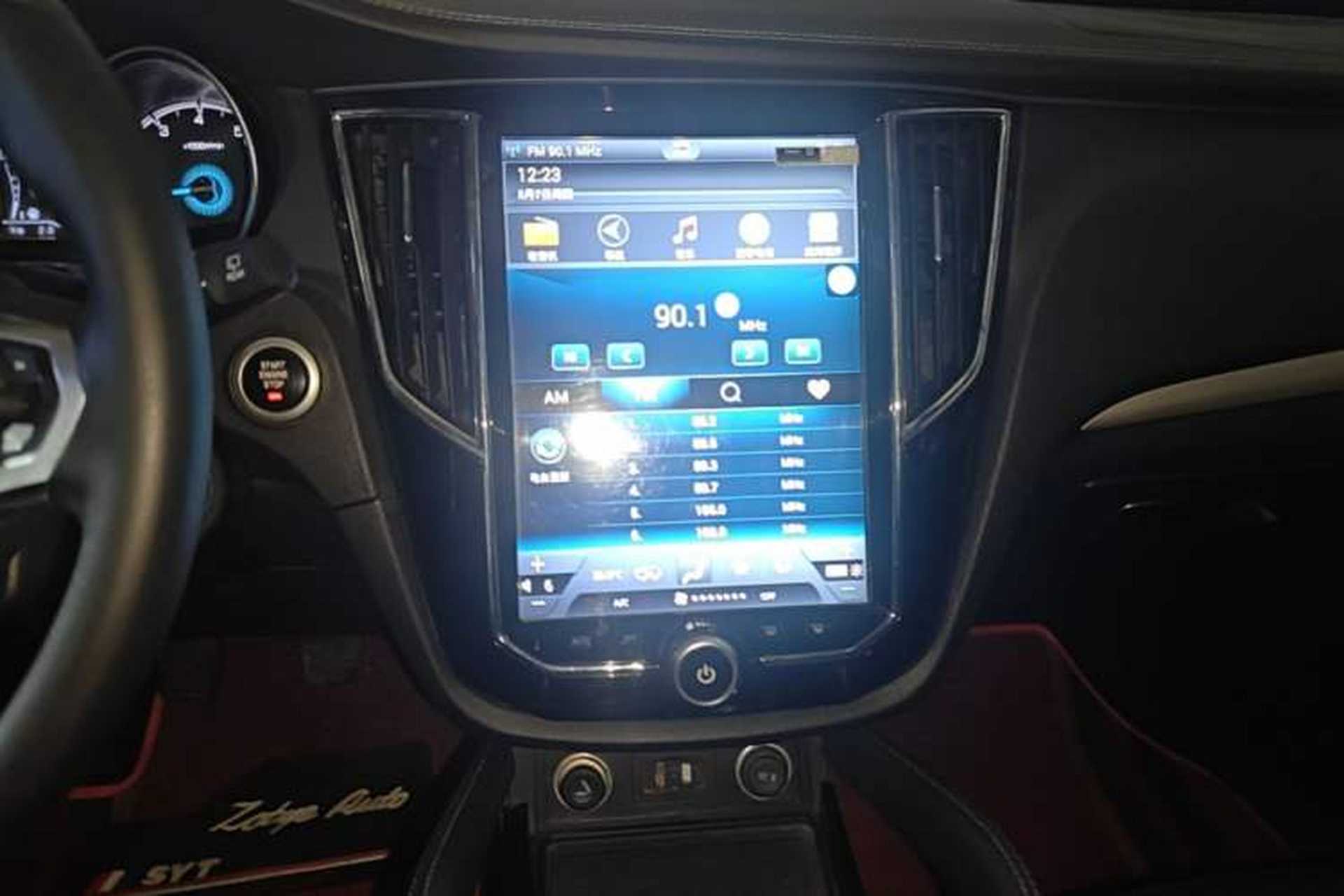 Used Zotye SR7 2016 1.5T Manual Cube Heart Edition China V Standard Audio And AC Panel