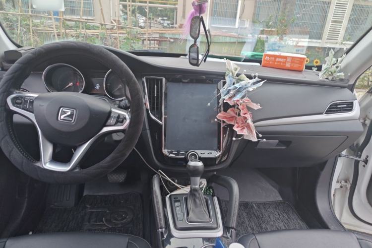 Used Zotye SR7 2016 1.5T CVT Cube Heart Edition China IV Standard Center Console