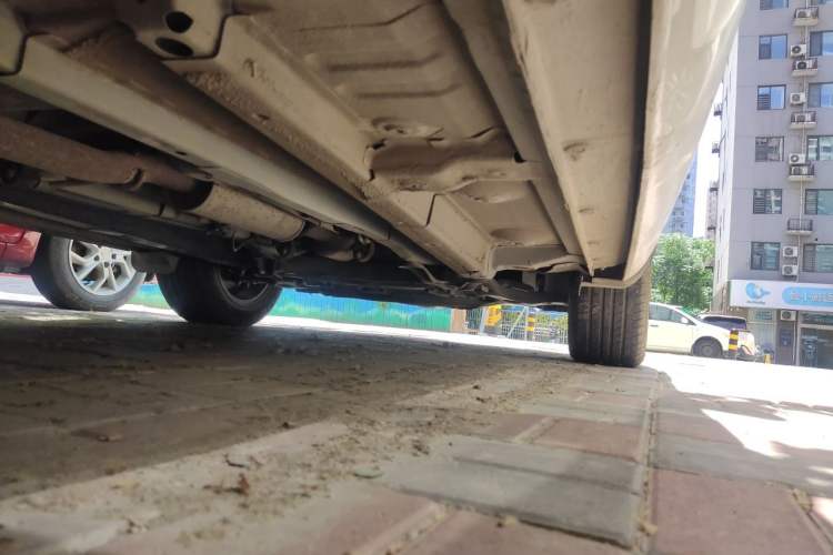 Used Zotye SR7 2016 1.5T Manual Cube Heart Edition China V Standard Chassis Rear Right