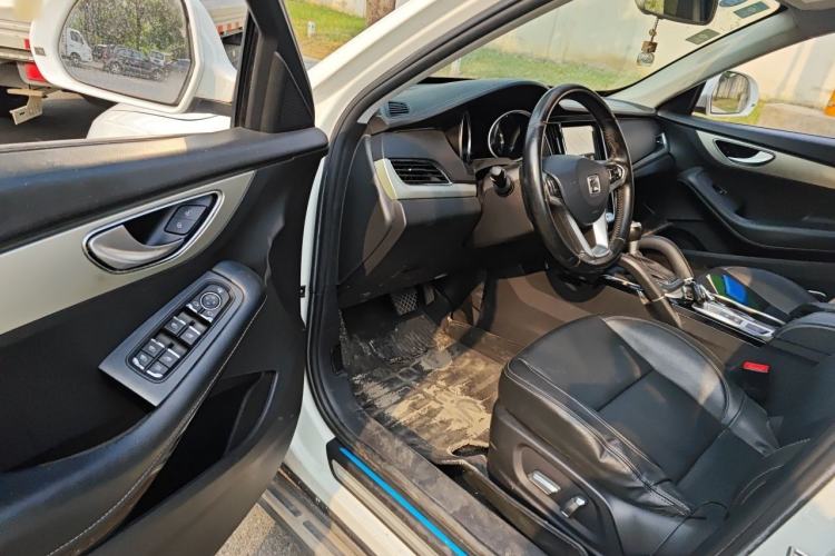 Used Zotye SR7 2016 1.5T CVT Cube Heart Edition China V Standard Driver Seat