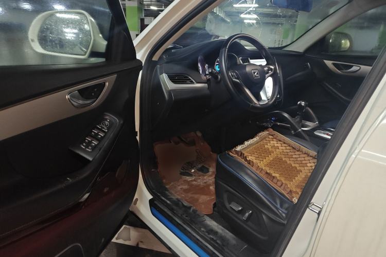 Used Zotye SR7 2016 1.5T Manual Cube Heart Edition China V Standard Driver Seat