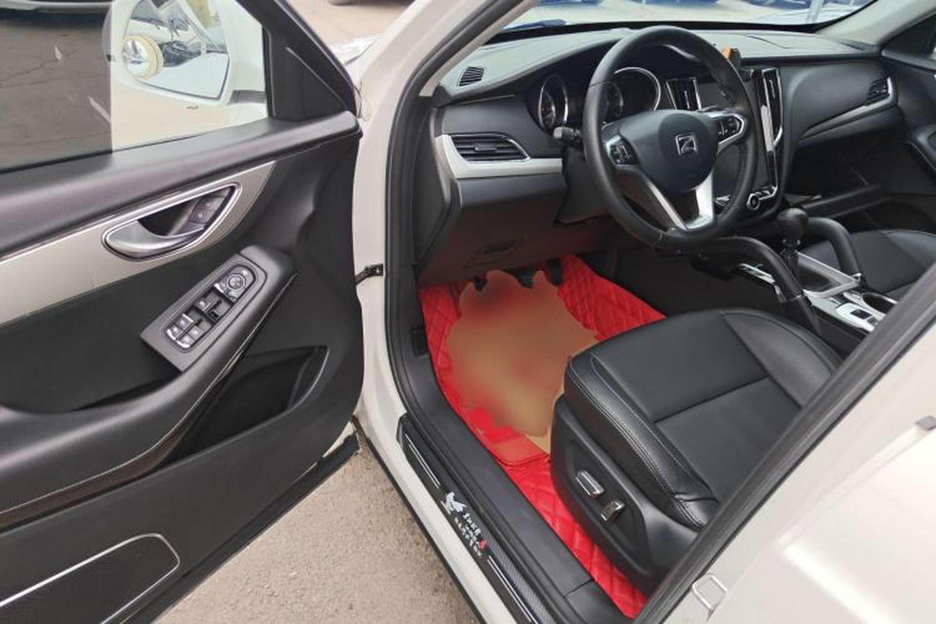 Used Zotye SR7 2016 1.5T Manual Cube Heart Edition China IV Standard Driver Seat