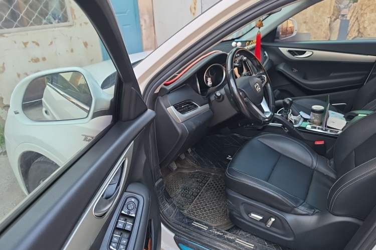 Used Zotye SR7 2016 1.5T Manual Cube Heart Edition China IV Standard Driver Seat