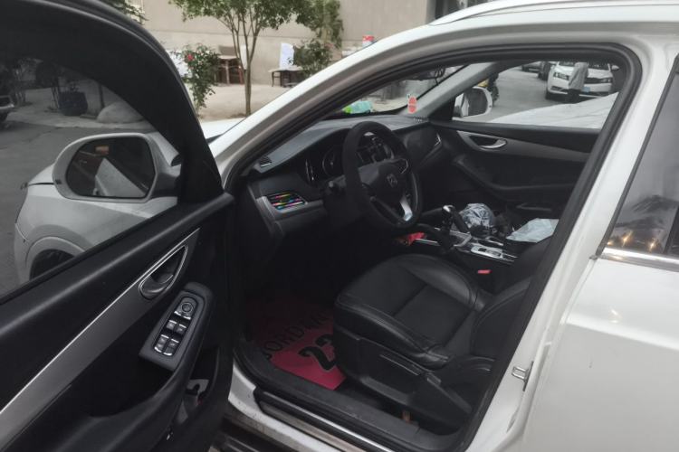 Used Zotye SR7 2016 1.5T Manual Cube Road Edition China V Standard Driver Seat