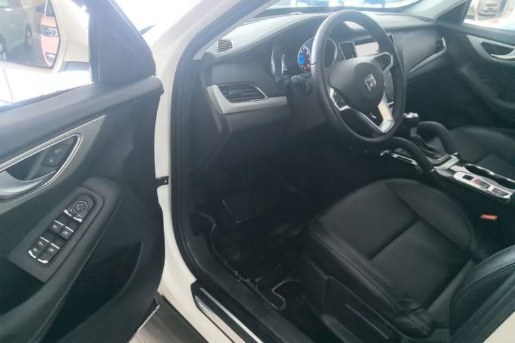 Used Zotye SR7 2016 1.5T CVT Cube Road Edition China IV Standard Driver Seat
