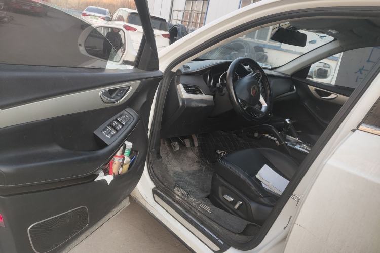 Used Zotye SR7 2016 1.5T Manual Cube Heart Edition China V Standard Driver Seat