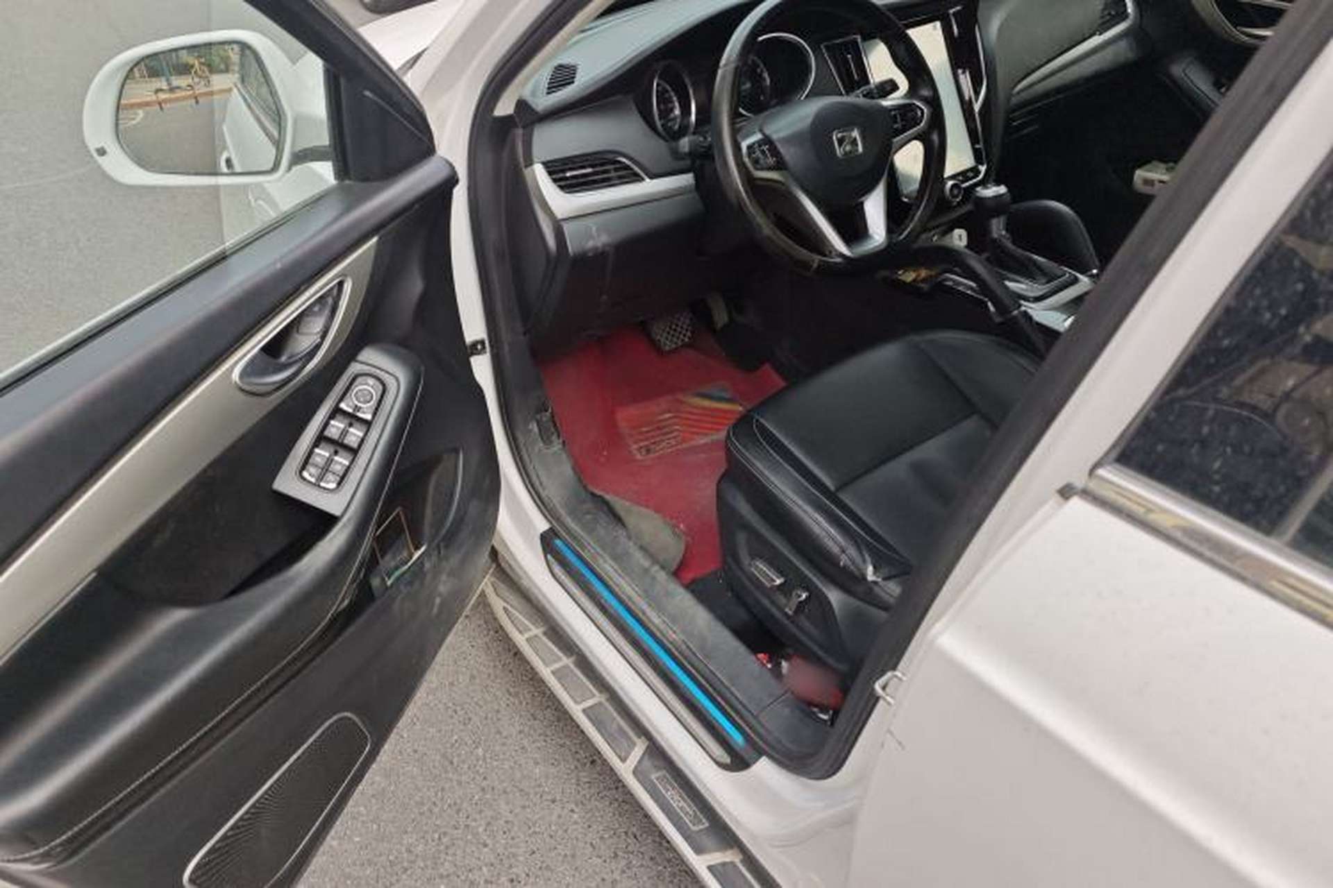 Used Zotye SR7 2016 1.5T CVT Cube Heart Edition China V Standard Driver Seat