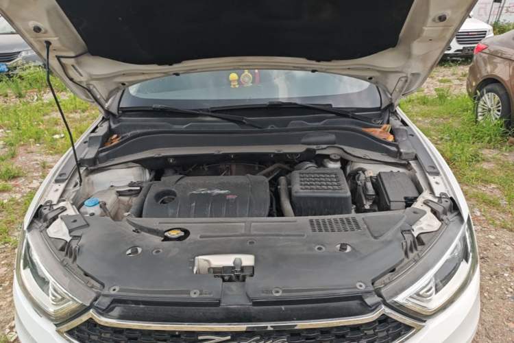 Used Zotye SR7 2016 1.5T CVT Cube Road Edition China IV Standard Engine Bay