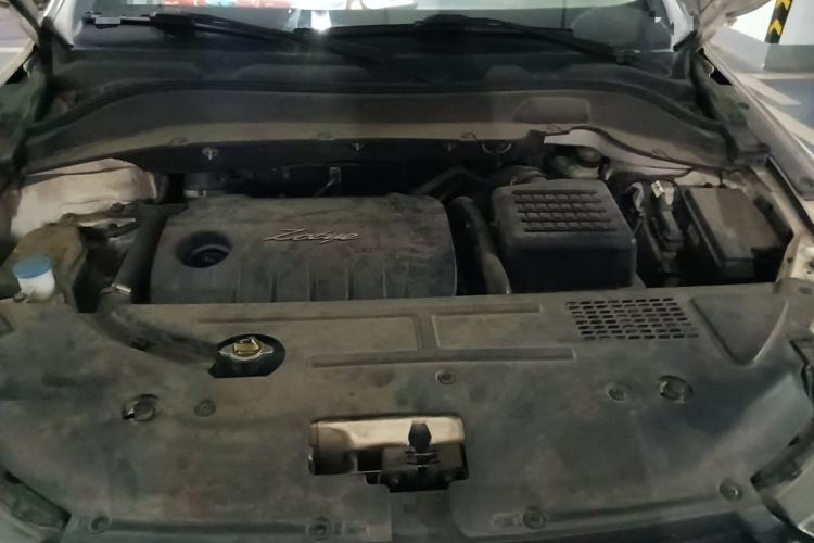 Used Zotye SR7 2016 1.5T Manual Cube Road Edition China V Standard Engine Bay