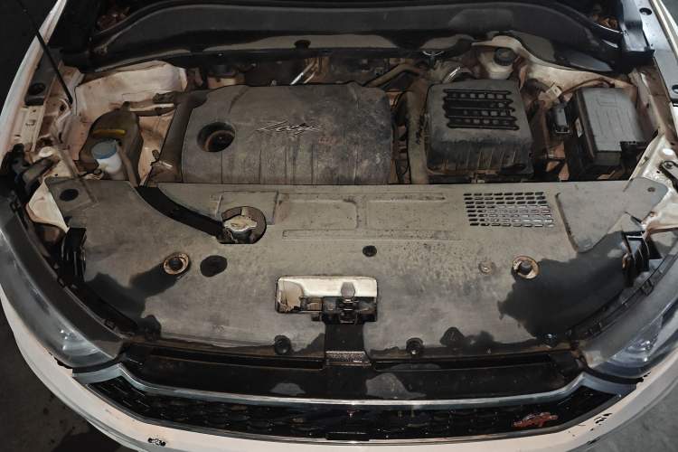 Used Zotye SR7 2016 1.5T Manual Cube Heart Edition China V Standard Engine Bay