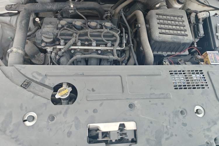 Used Zotye SR7 2016 1.5T CVT Cube Road Edition China V Standard Engine Bay