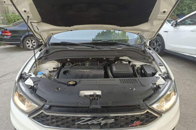 Used Zotye SR7 2016 1.5T CVT Cube Road Edition China V Standard Engine Bay