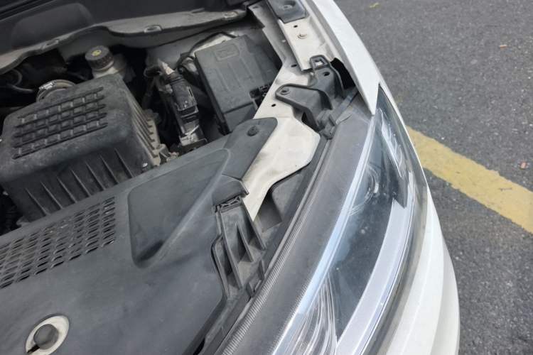 Used Zotye SR7 2016 1.5T CVT Cube Road Edition China V Standard Engine Bay Left