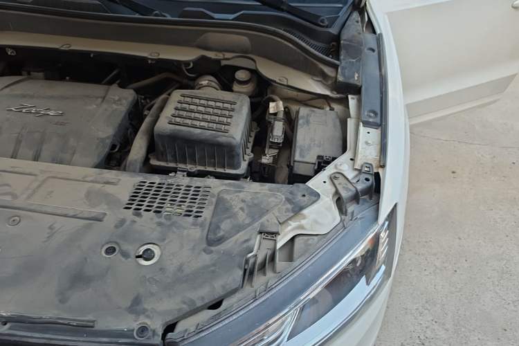 Used Zotye SR7 2016 1.5T Manual Cube Heart Edition China IV Standard Engine Bay Left