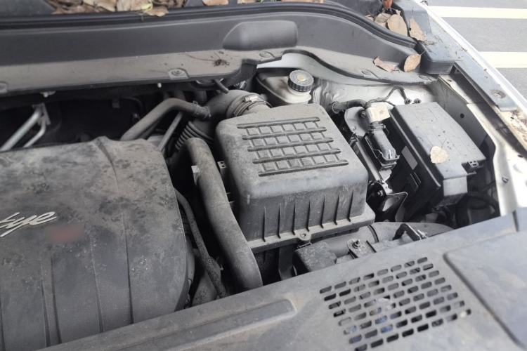 Used Zotye SR7 2016 1.5T CVT Cube Heart Edition China IV Standard Engine Bay Left