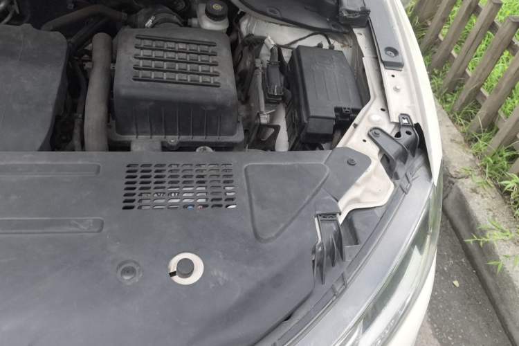 Used Zotye SR7 2016 1.5T Manual Cube Heart Edition China IV Standard Engine Bay Left