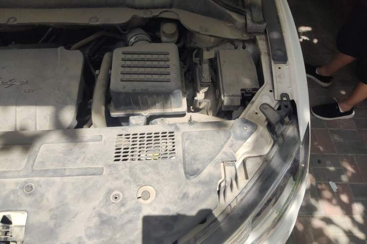 Used Zotye SR7 2016 1.5T Manual Cube Heart Edition China V Standard Engine Bay Left