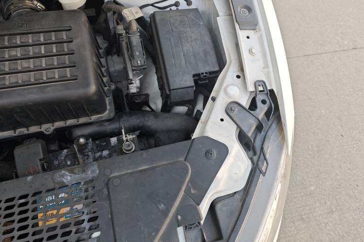 Used Zotye SR7 2016 1.5T CVT Cube Heart Edition China V Standard Engine Bay Left