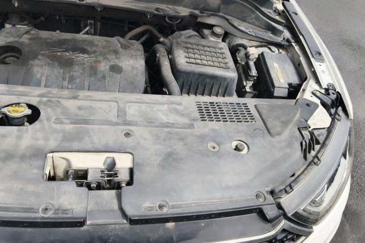 Used Zotye SR7 2016 1.5T CVT Cube Heart Edition China V Standard Engine Bay Left