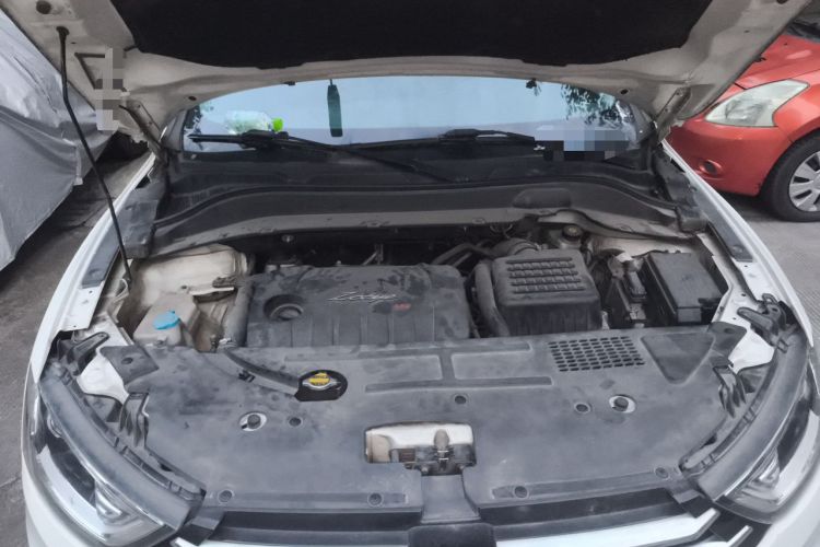 Used Zotye SR7 2016 1.5T Manual Cube Road Edition China V Standard Engine Bay